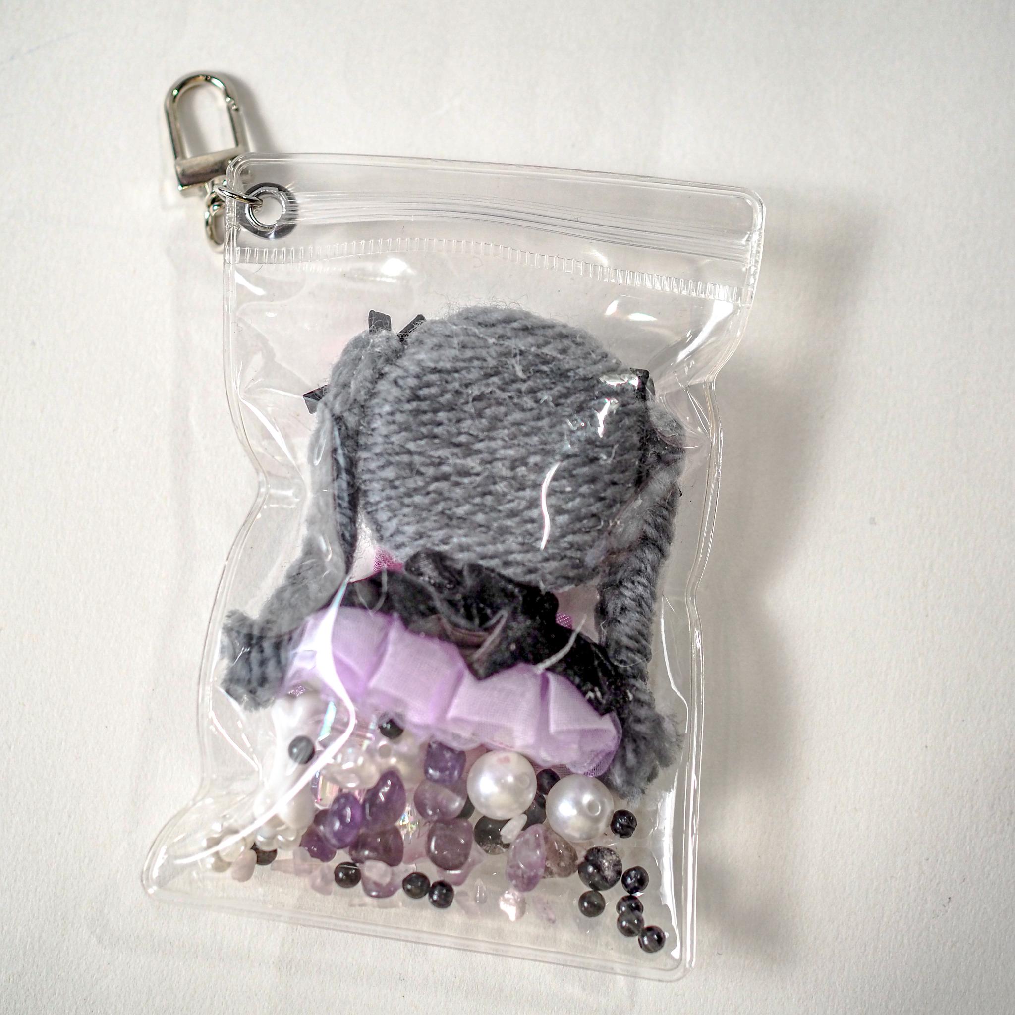 守護運のお守りドール「おもち」｜天然石入り シャカシャカドールキーホルダー | 4枚目